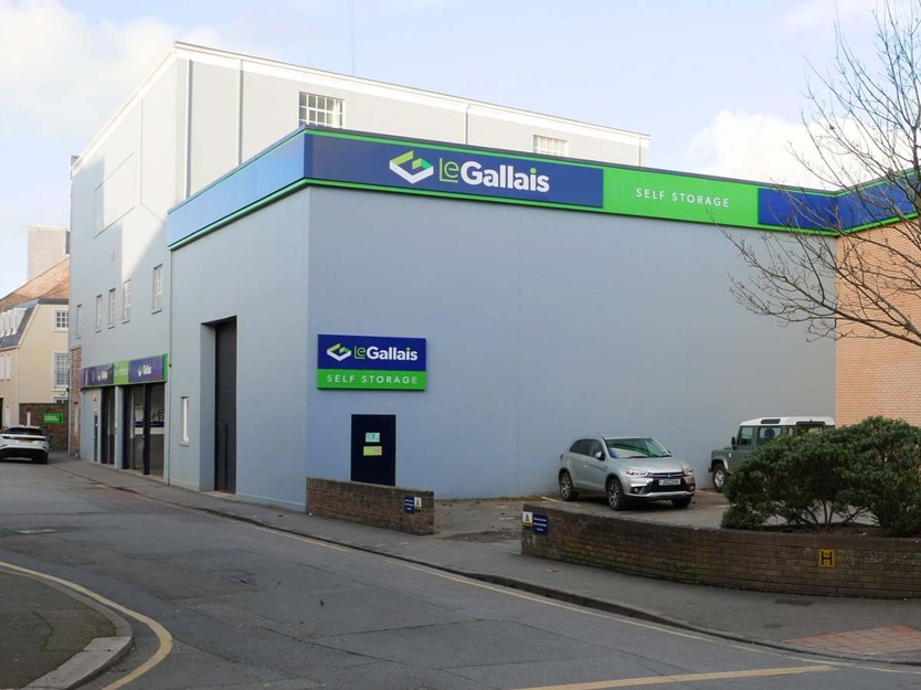 Hilgrove Exterior 1X1